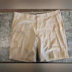 NWT Ben Hogan Performance Shorts in Tan Size 42